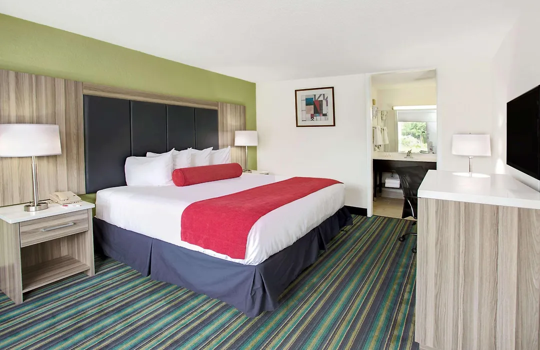 Ramada By Wyndham Fort Lauderdale Airport/Cruise Port-1