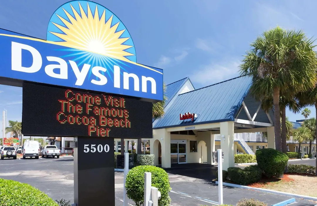 Days Inn By Wyndham Cocoa Beach Port Canaveral-1