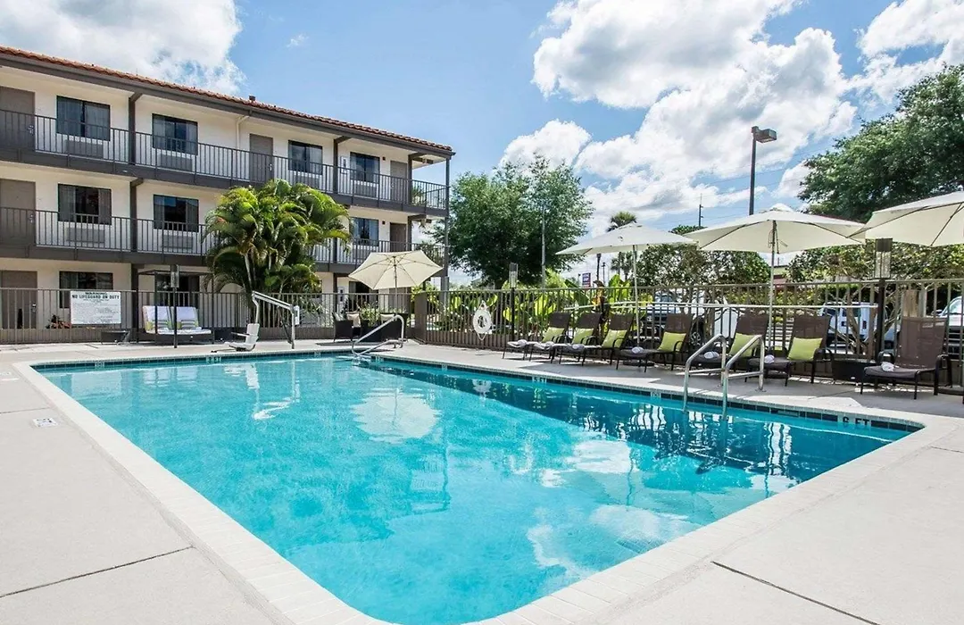 Quality Inn & Suites By The Parks-1