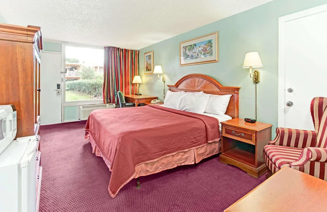 Howard Johnson By Wyndham Tropical Palms Kissimmee-1