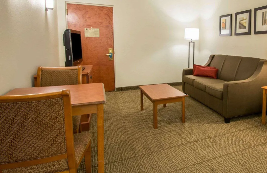 Comfort Suites Fort Pierce I-95-1