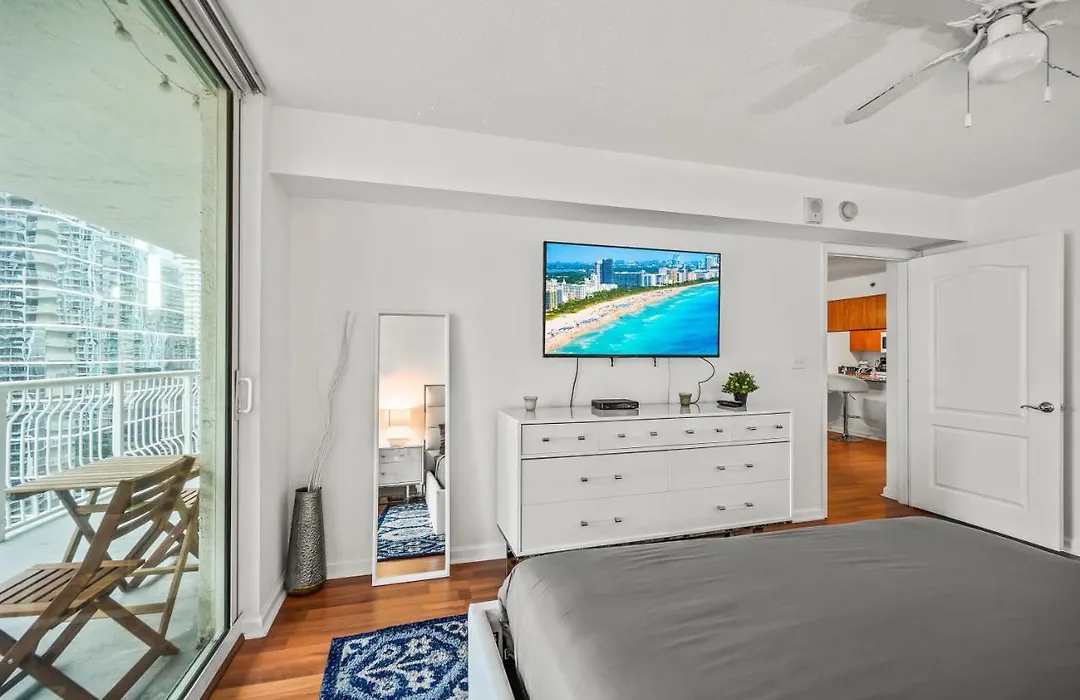 Luxurious 1Br High Rise Condo Brickell-Free Parking-1
