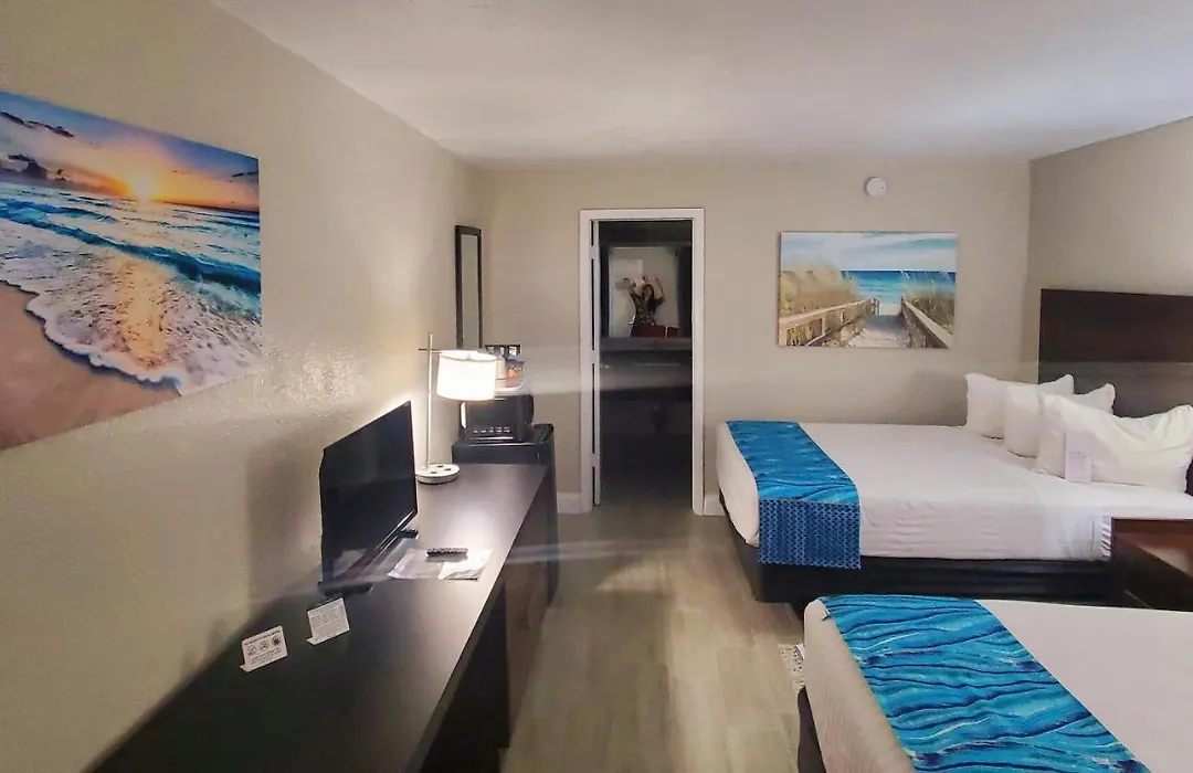 Newly Remodeled Cozy Unit Sarasota Cay Club Close To Airport, Beaches And Shops-1