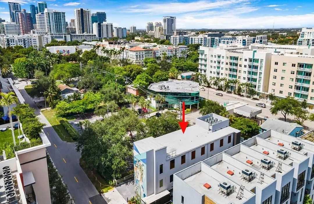 Pretty Rola 304 Luxury Apt W King Bed Central Area-1
