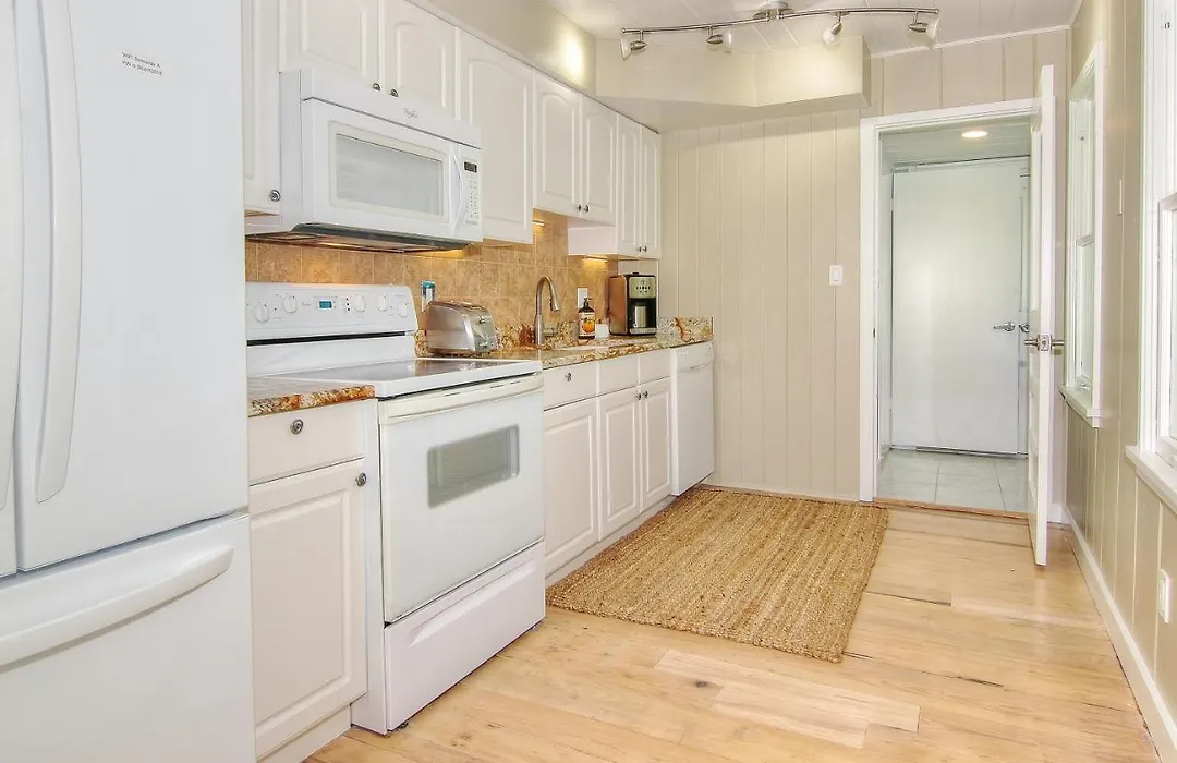 Seaspray Beach Cottage A-1