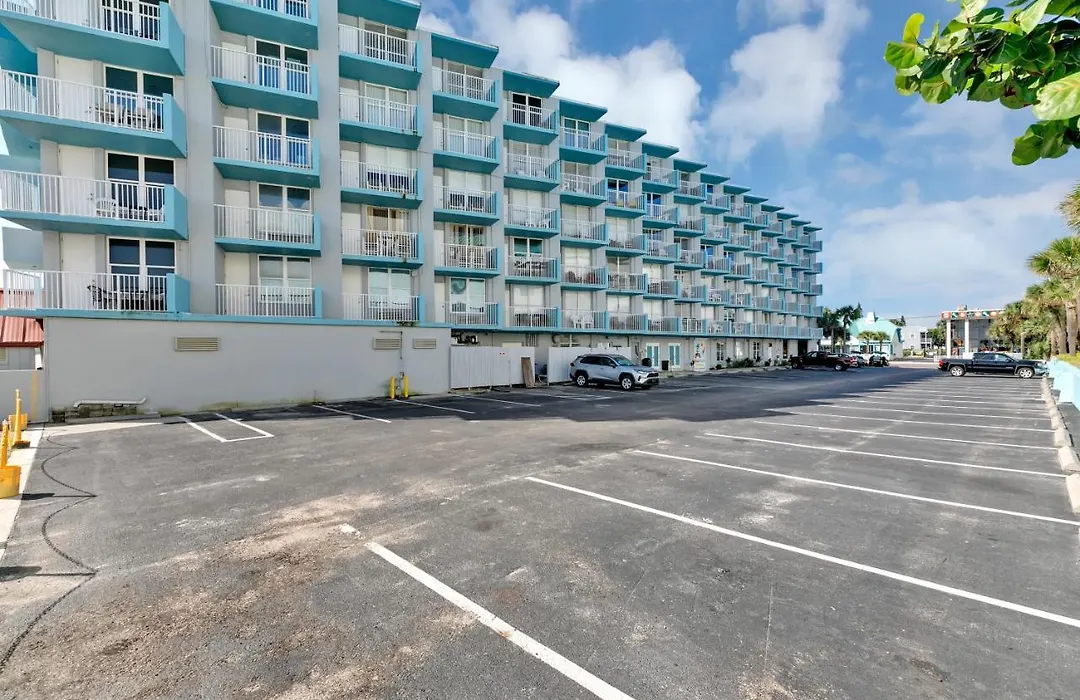 Oceanfront Beautiful Studio In Daytona Beach!-1