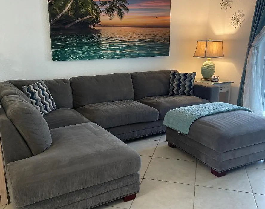 Bright And Beachy 2Bed 1Bath Home - Unit 210-1