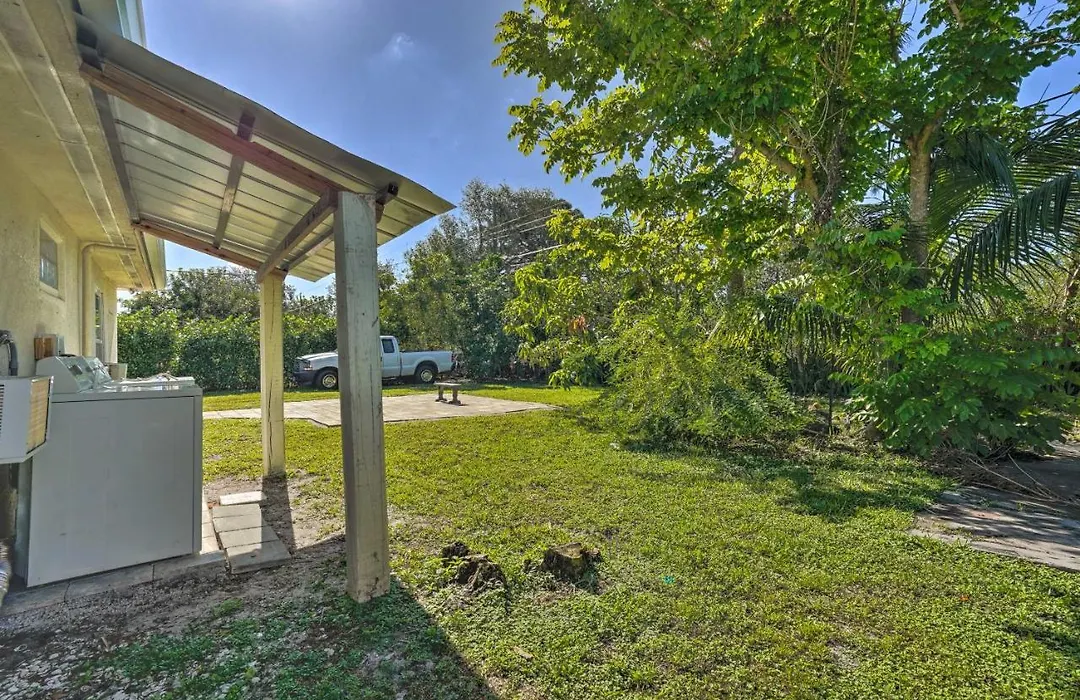 Convenient Naples Retreat Less Than 4 Mi To Beach!-1