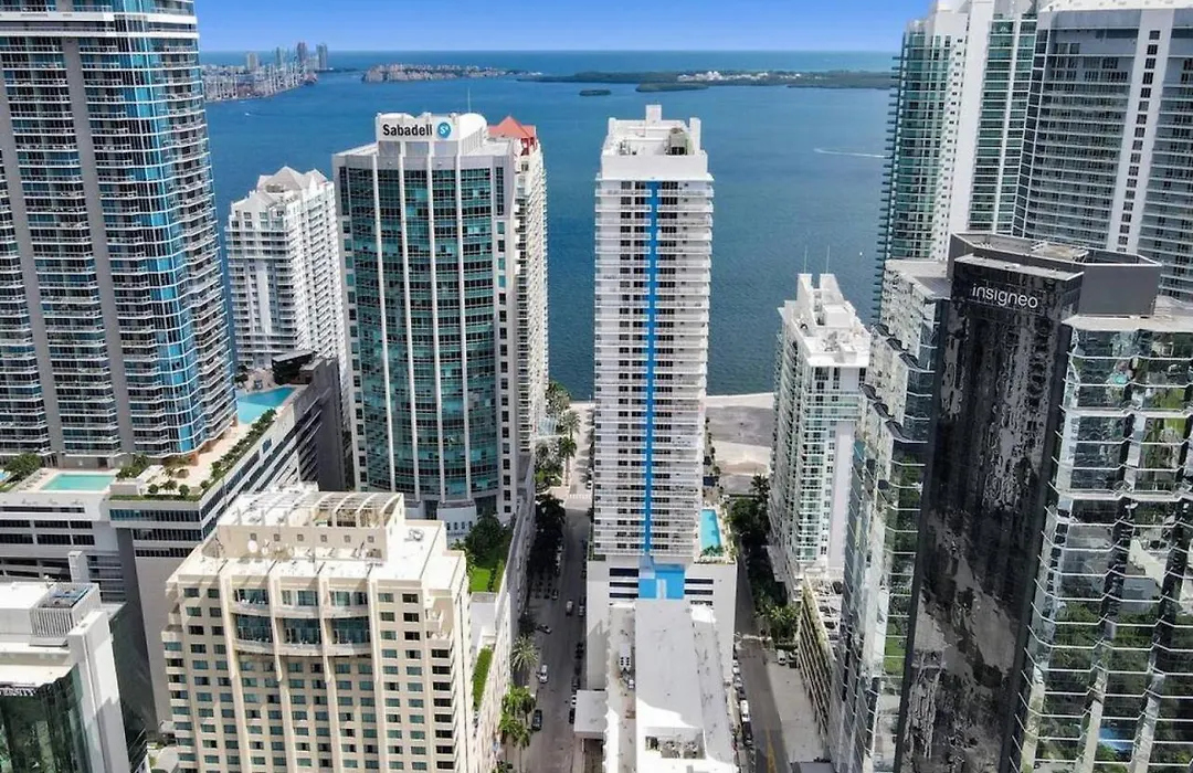 Located In Brickell, With A Balcony, Pool, Free Parking, Miami Views-1