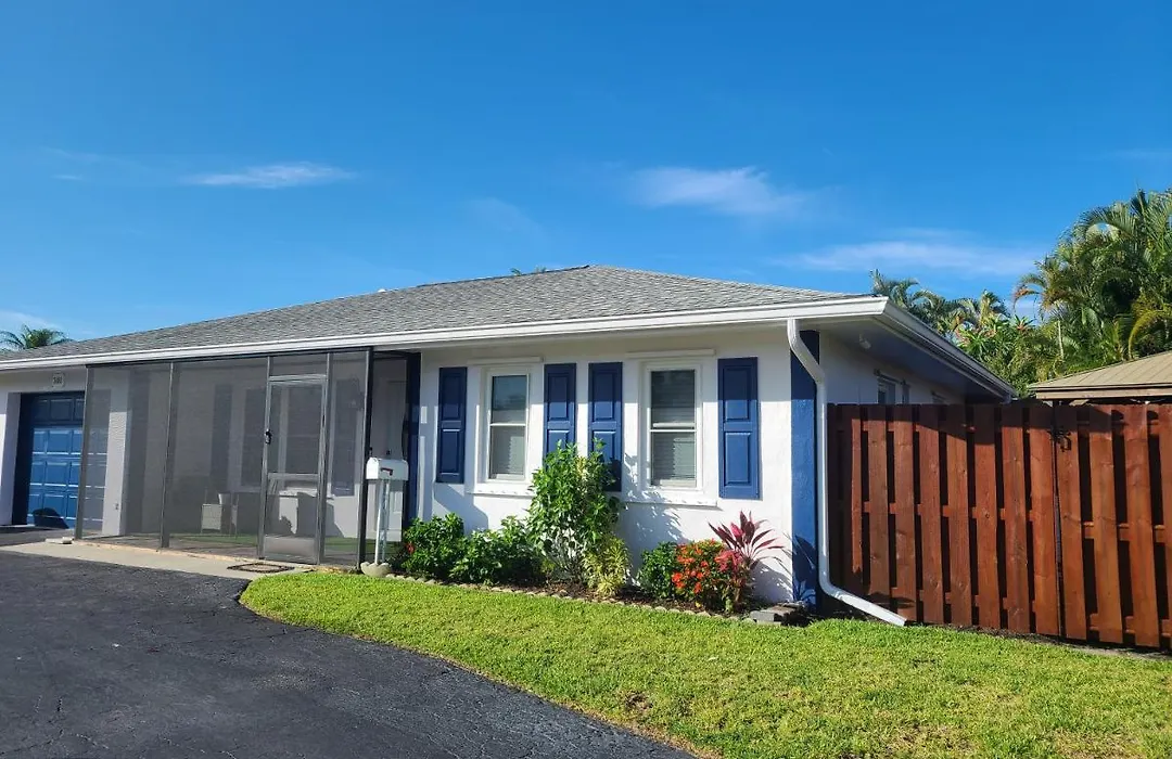 Cheerful 2-Bedroom, 2 Bathrooms Vacation Home With Salt Heated Pool.-1
