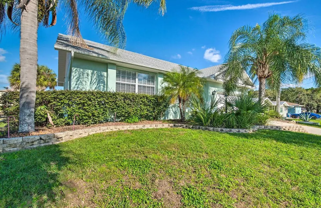 Waterfront Home W/ Dock, Kayaks, Pool + More!-1