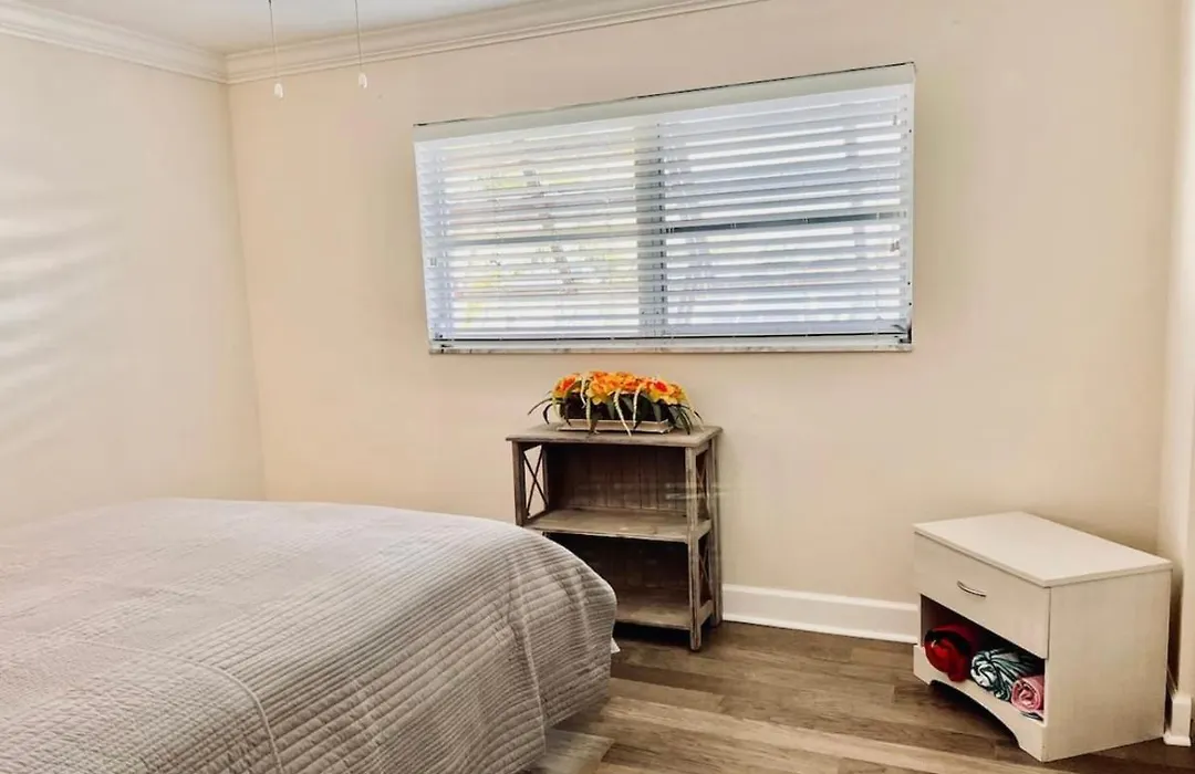 Cheerful Home With Two Bedrooms-1