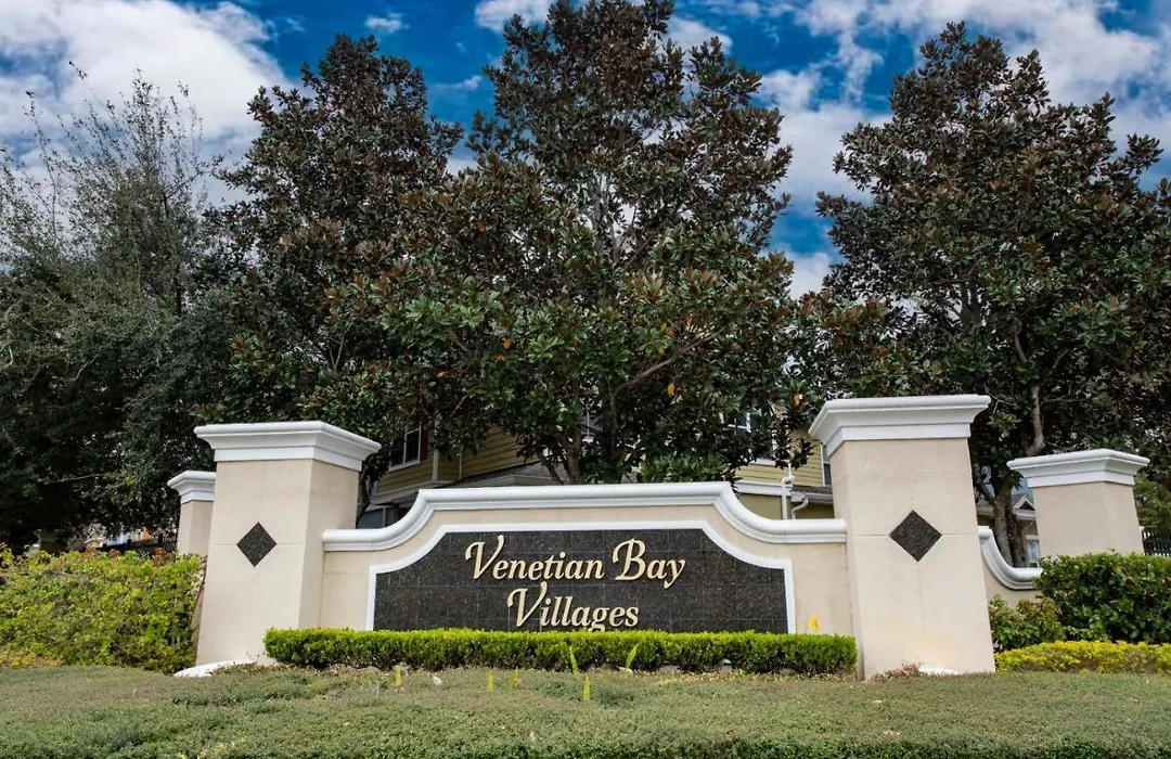 Pet Friendly House In Resort Style Condo Near Disney, 4 Pools, Hot Tub & Gym-1