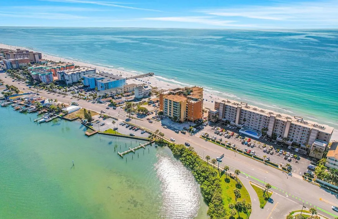 Holiday Villas III 402-1