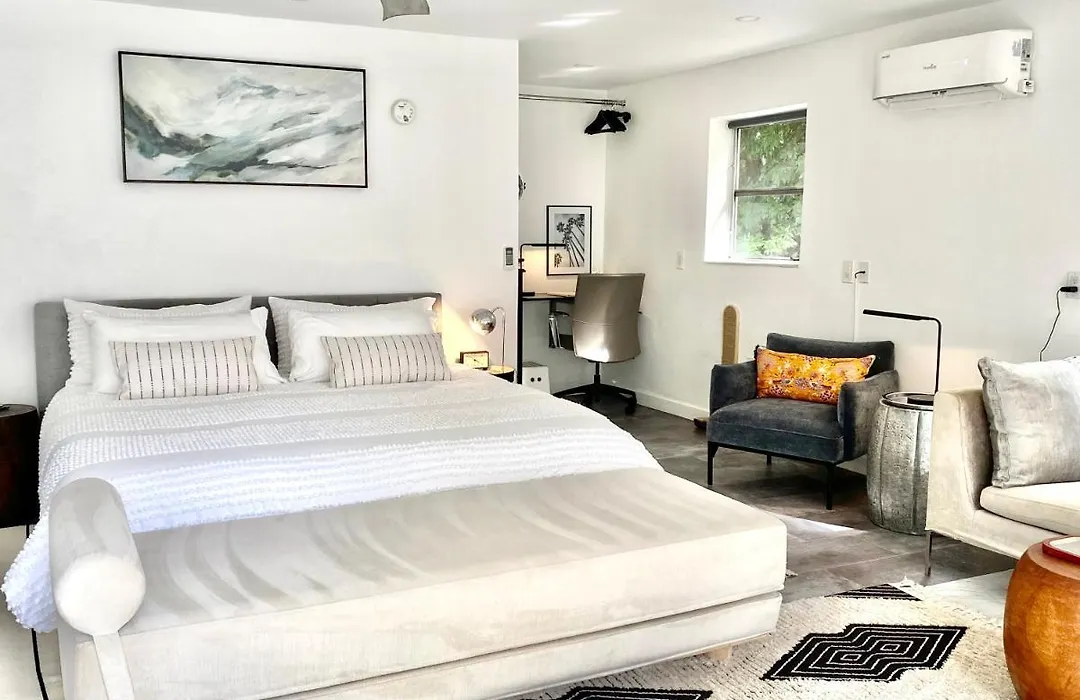 Bright And Airy King Studio On Green One Half Acre-1