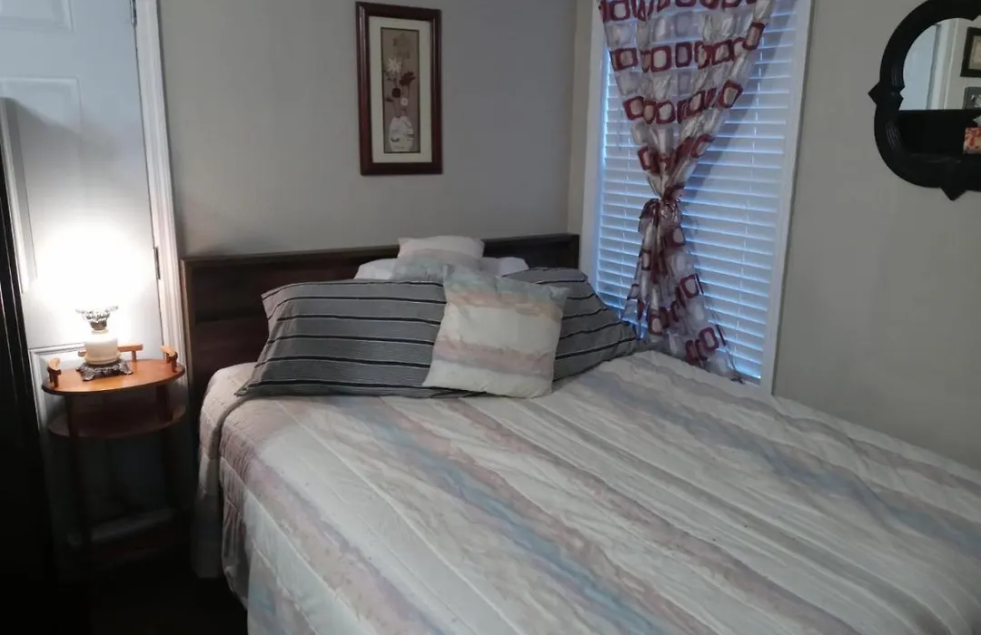 Private And Well Equipped Studio On First Floor-1