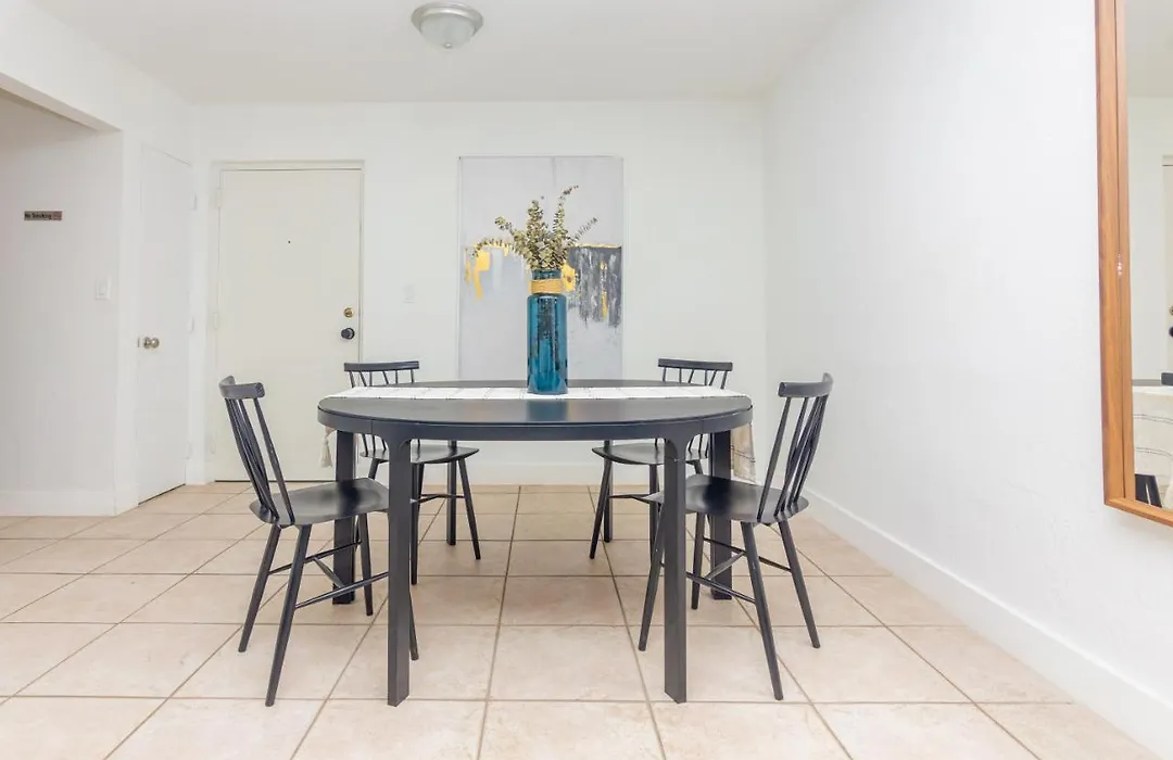 One Bedroom Apartment - With Parking & Balcony - Heart Of Wynwood-1