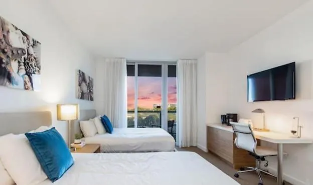 Skyline City View - 2 Bed Studio, Beachwalk Resort-1