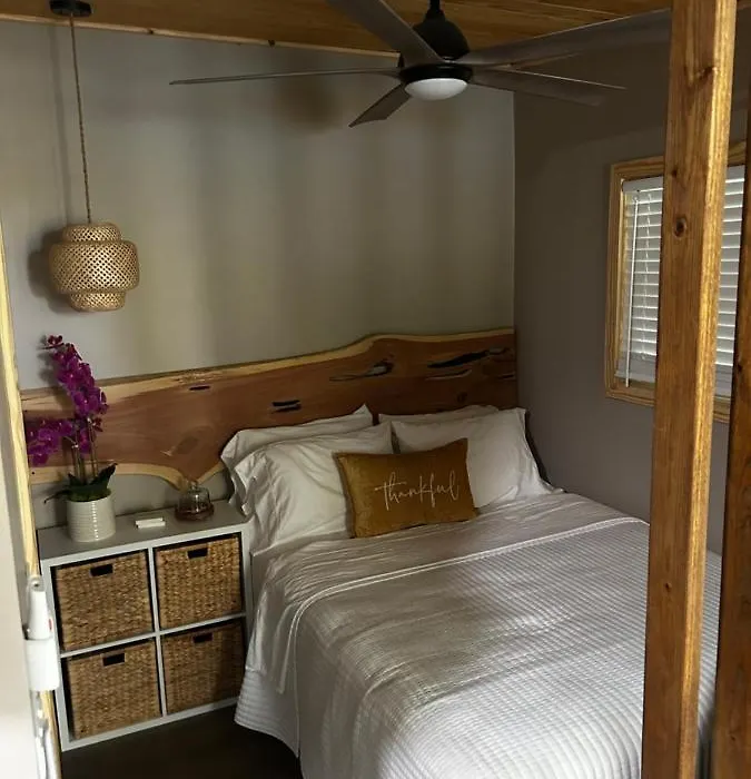 Sweet Tiny Cabin Hotel-1