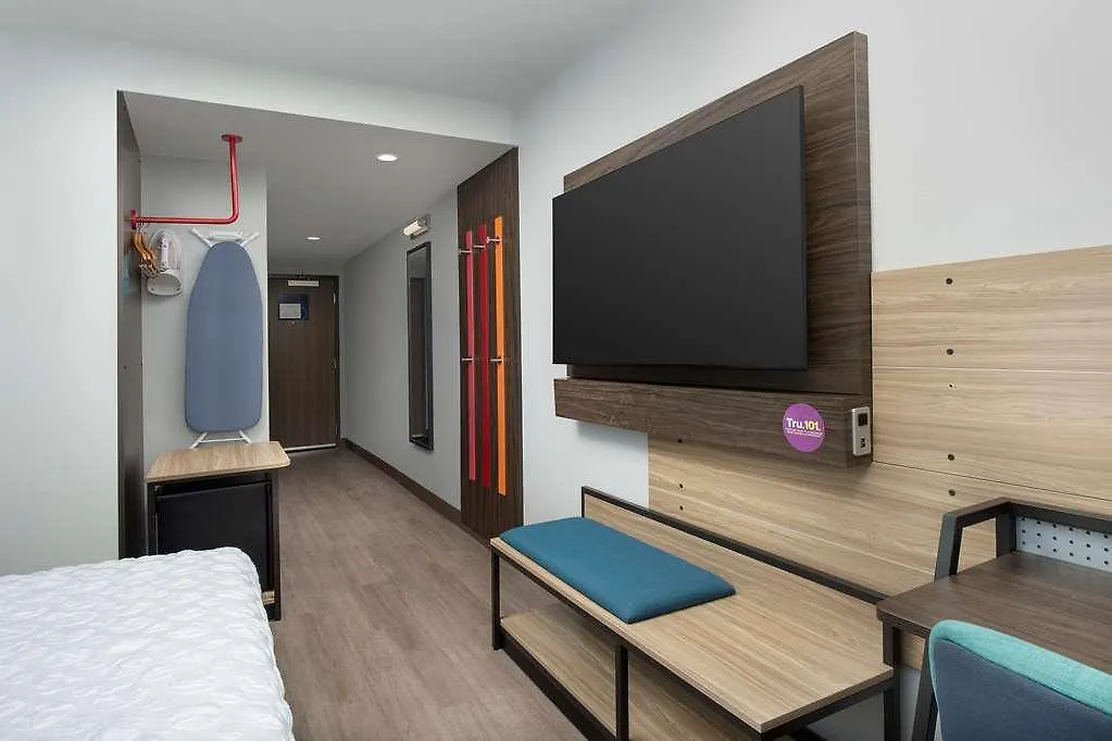 Tru By Hilton Miami Airport South Blue Lagoon-1