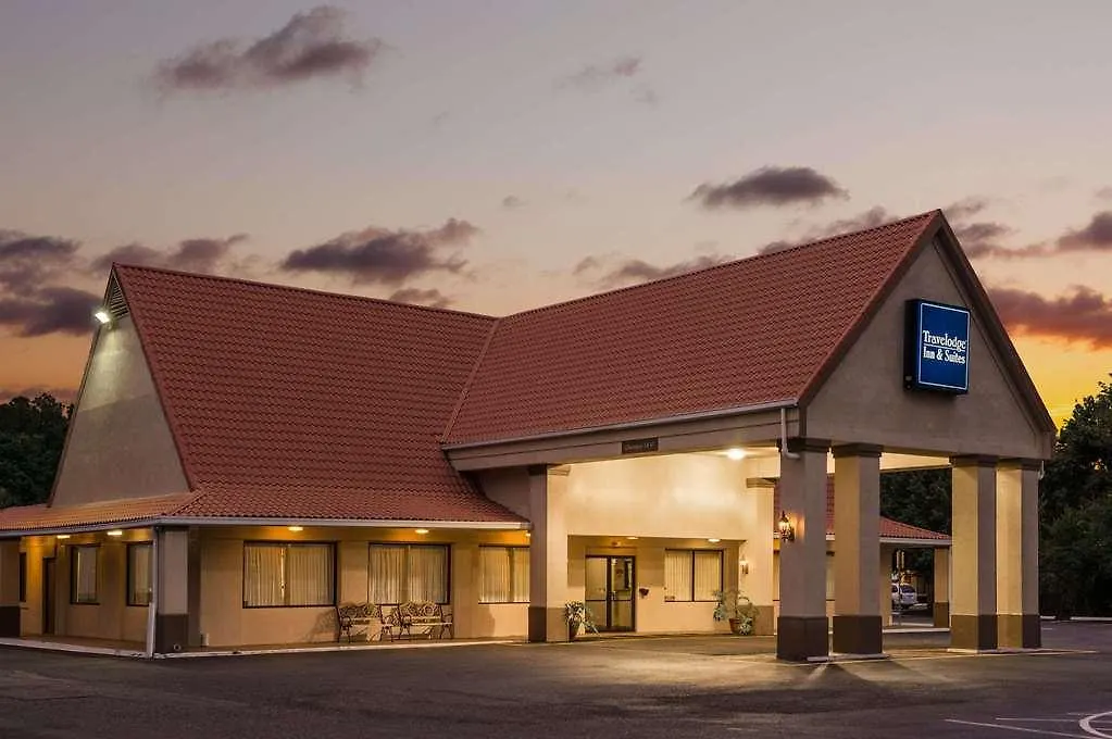 Developer Inn & Suites Airport Jax, A Baymont By Wyndham-1