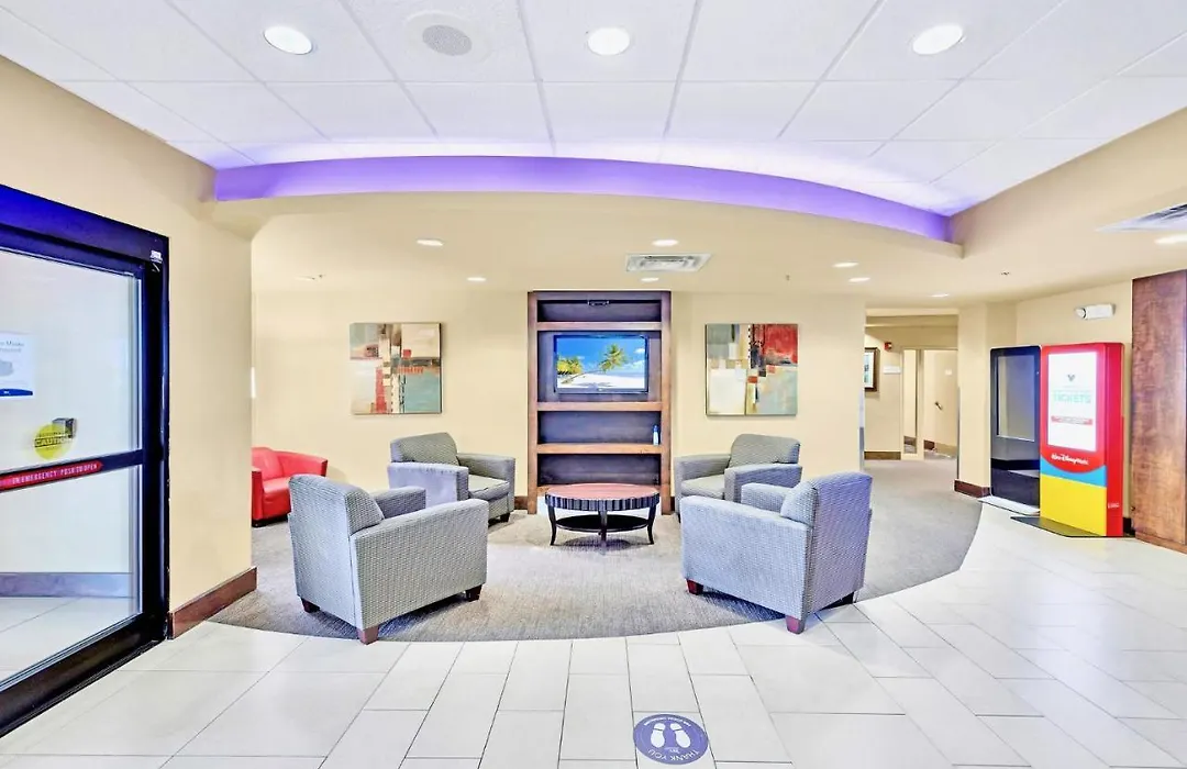 2 Queen Beds - Near Disney Arcade Pool Hot Tub-1
