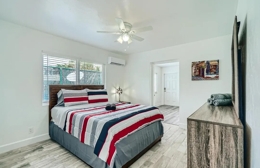 Singer Island Stunner 2 Br-1
