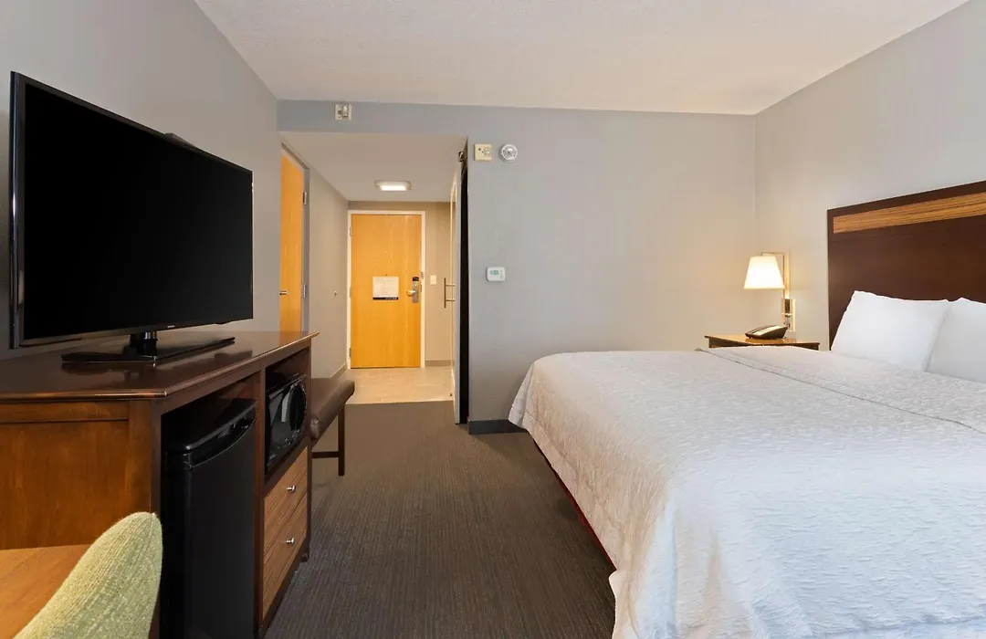 Hampton Inn & Suites Fort Myers Beach/Sanibel Gateway-1