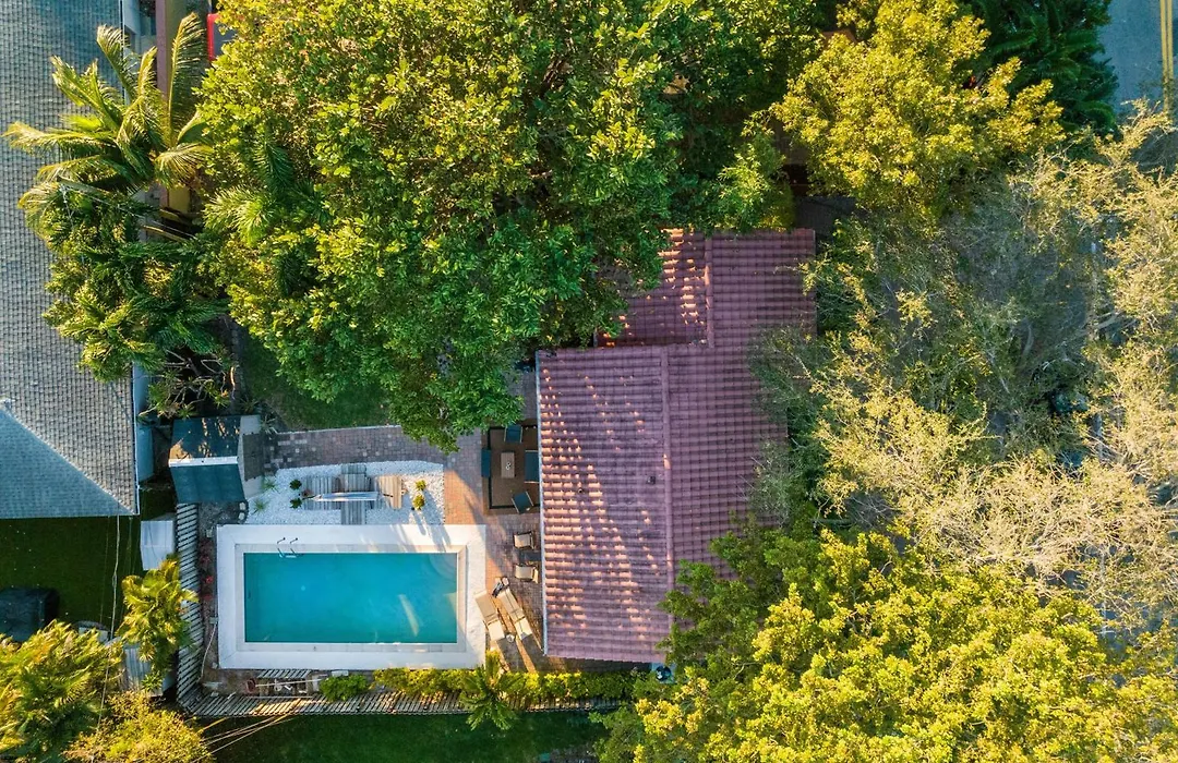 Recently Renovated Paradise With Private Pool! Close To Everything! Home-1
