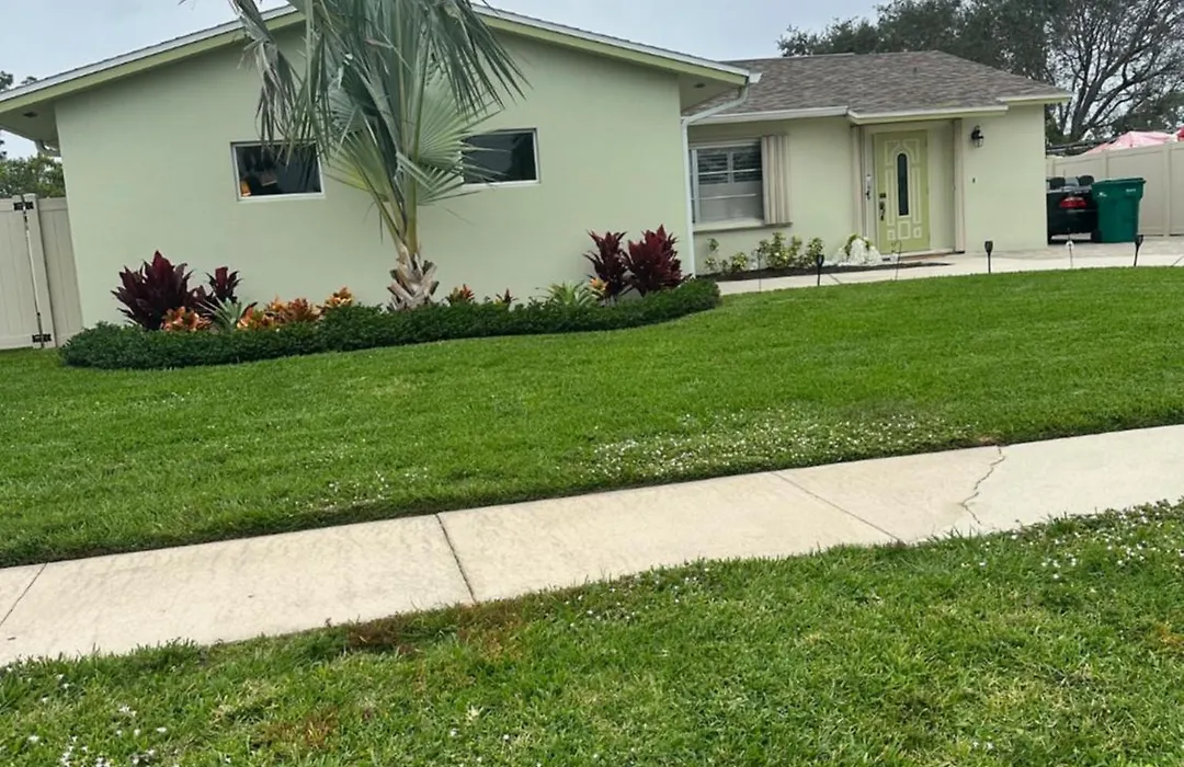 Freshly Remodeled 1970'S Single Story Villa-1