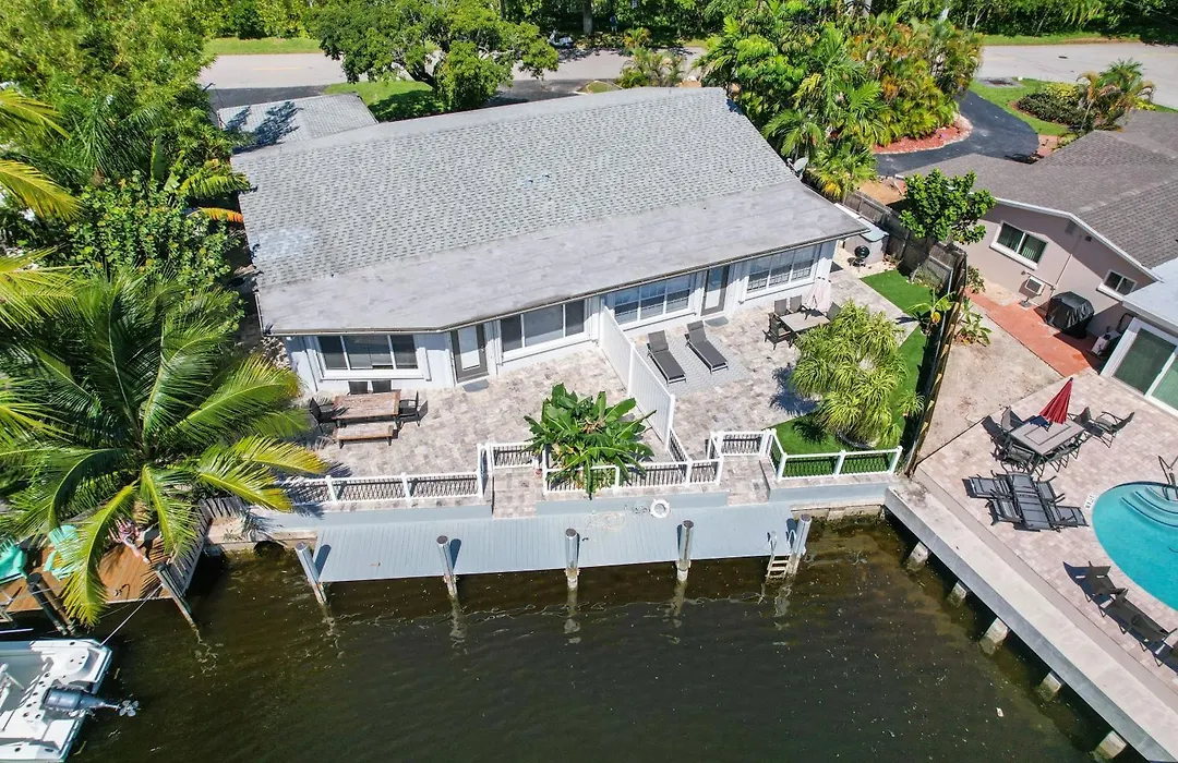 The Waterman'S Retreat- 3 Bedroom Waterfront Unit-1