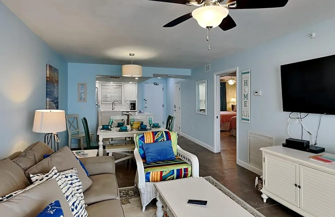 Estero Island Beach Villas 203, 2 Bedroom Gulf Front, Heated Pool, Sleeps 8-1