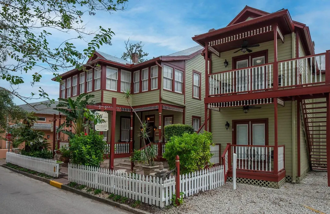 Victorian House Bed And Breakfast-1