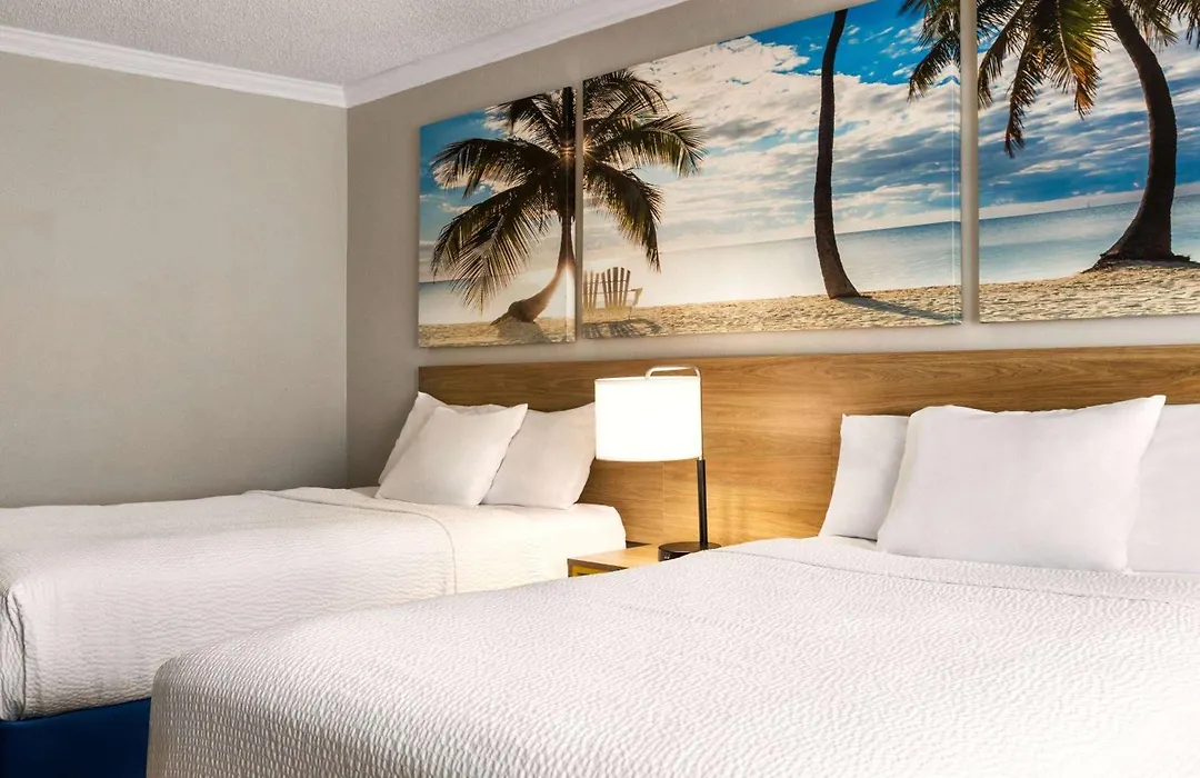 Days Inn By Wyndham Miami Airport North-1
