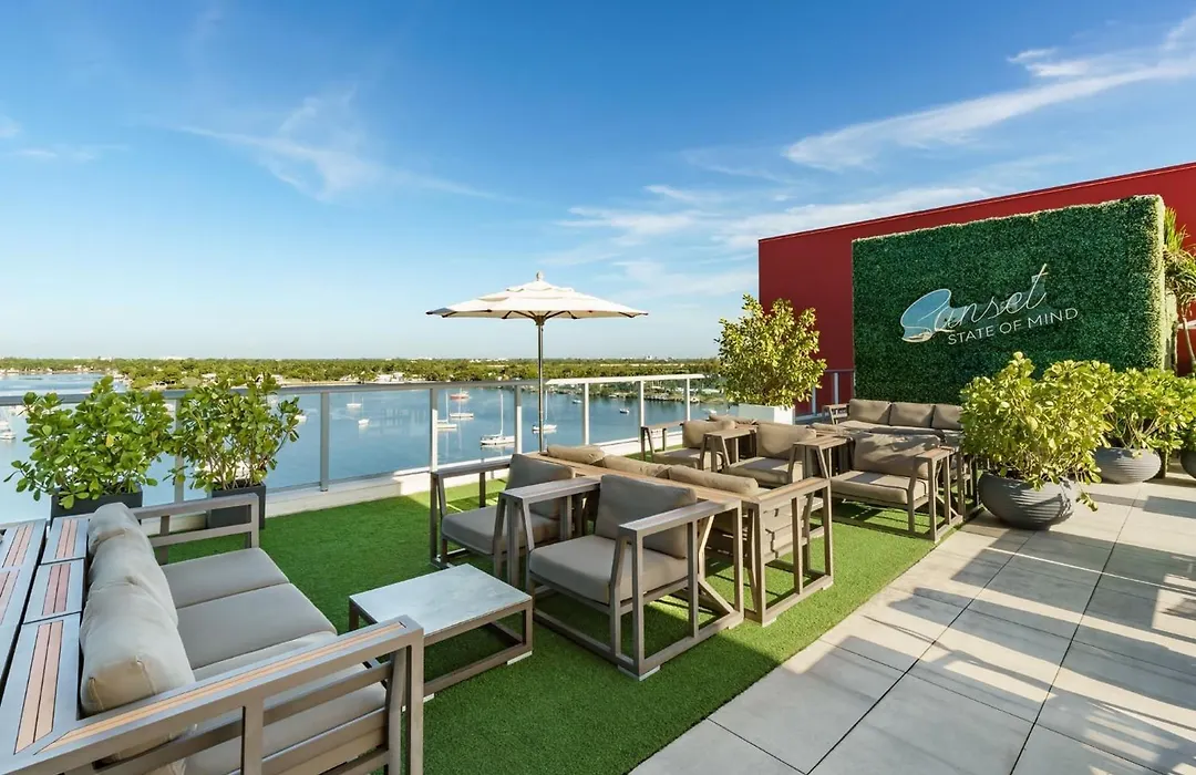 Beachfront Condo With Rooftop Pool!-1