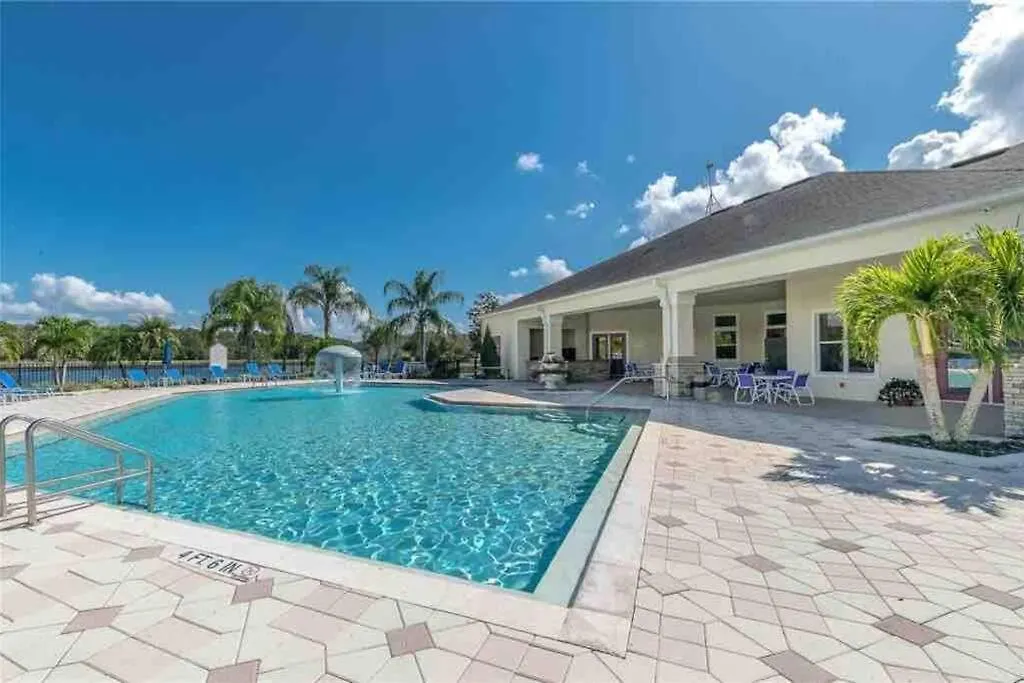 - Great Value- Pool, Free Spa Heat.-1