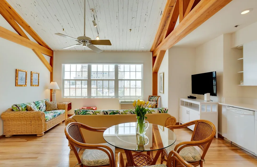 Walk To Ocean Penthouse Suite At Palm Beach Hotel-1