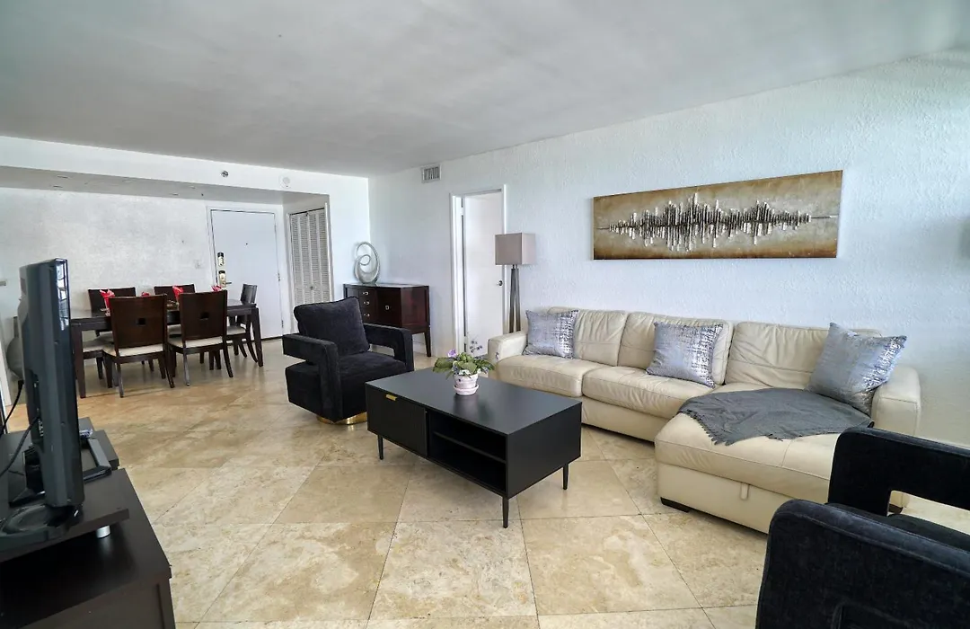 Two Bedroom On The Beach With Balcony And Oceanview-1