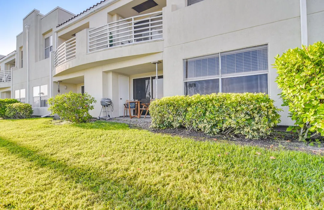 Modern Isla Del Sol Condo: Walk To St. Pete Beach!-1