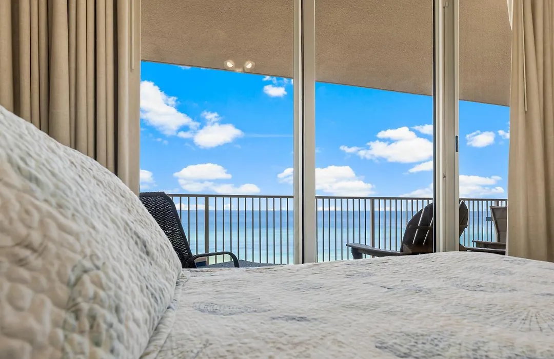Directly On The Beach Condo With Free Beach Chairs. By Dolce Vita Getaways-1