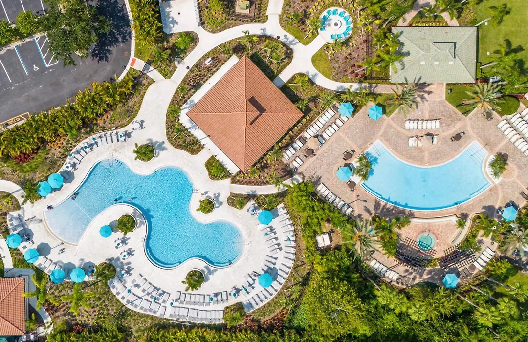 Beautiful Lakeview Deluxe Condo Near Theme Parks-1