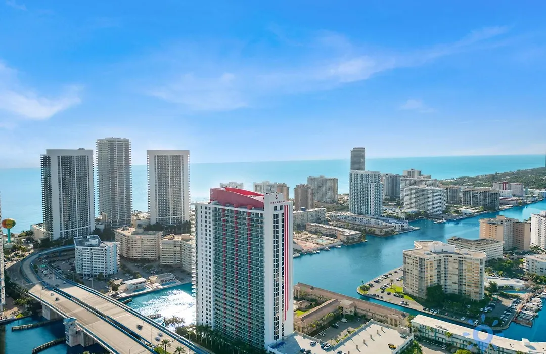 Spectacular Apartment & Amazing Pool, Near Beach-1