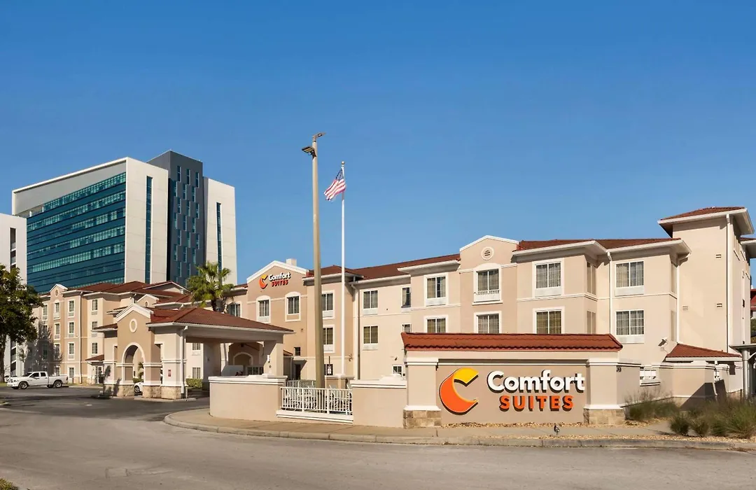 Comfort Suites Downtown-1
