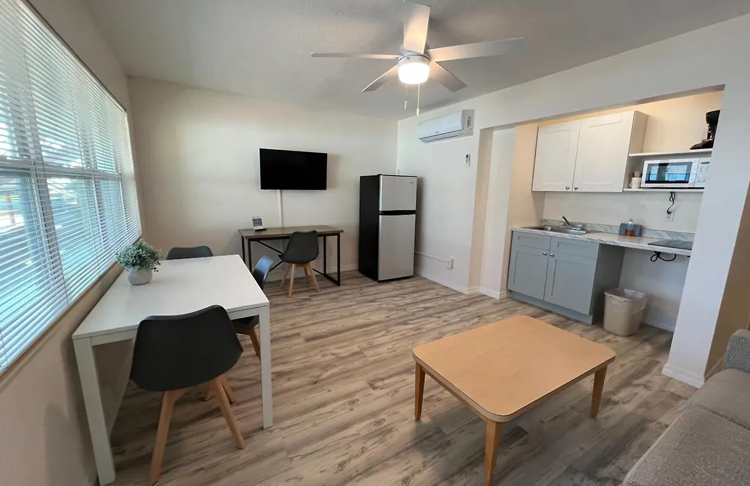 Beachside Resort Motel-1