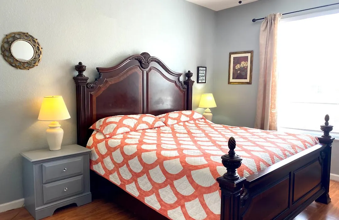 3 Bedroom Resort Style Condo, 3 Miles To Disney!-1