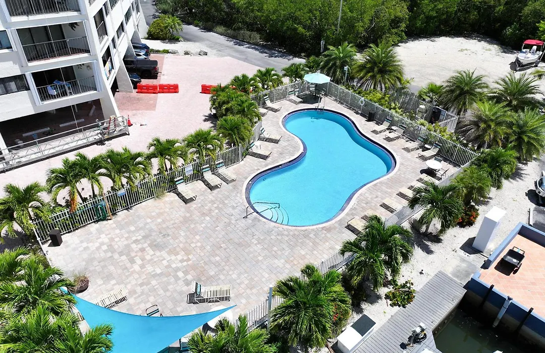 Villa Valbuena Gem Key Largo 2 Kings Marina Pickleball Tennis 3 Pools Remodeled 2025-1