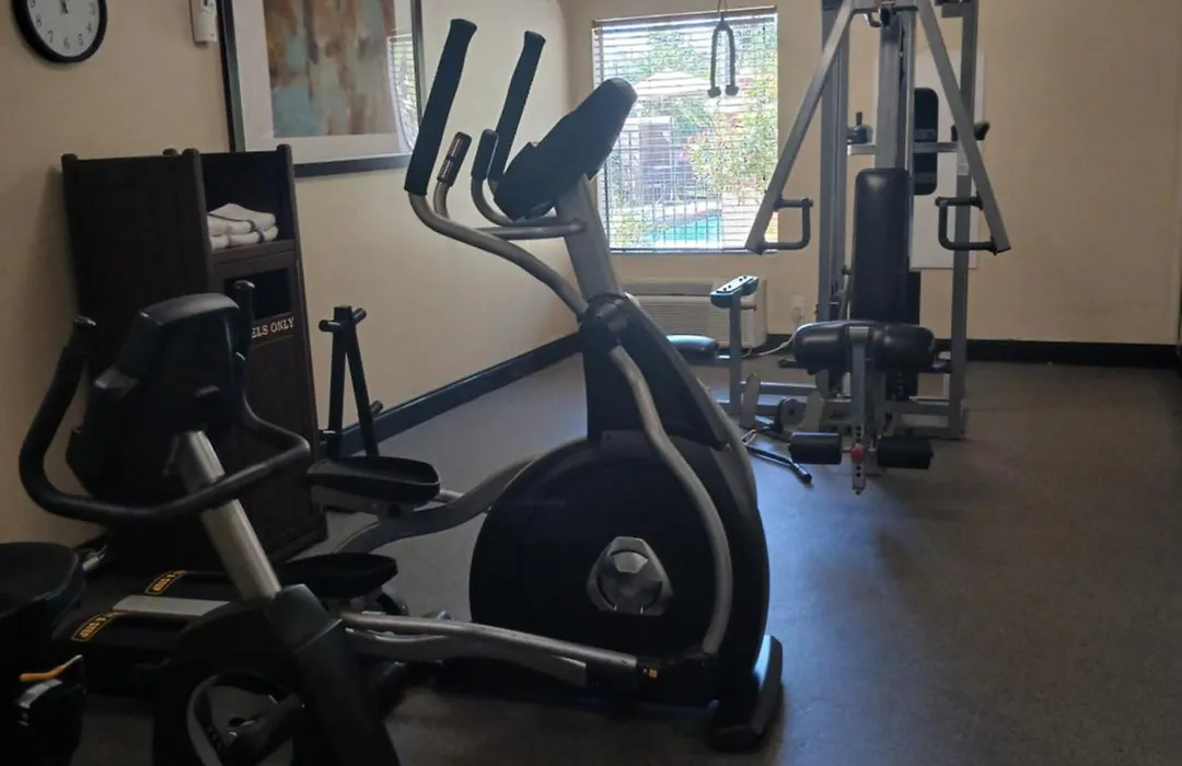 Best Western Plus Bradenton Hotel & Suites-1