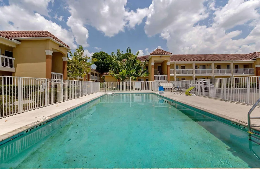 Extended Stay America Suites - Miami - Airport - Doral-1