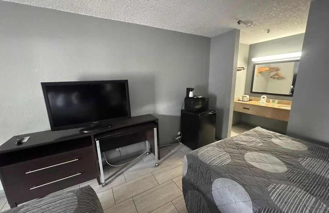 Budget Inn Sanford International Airport-1