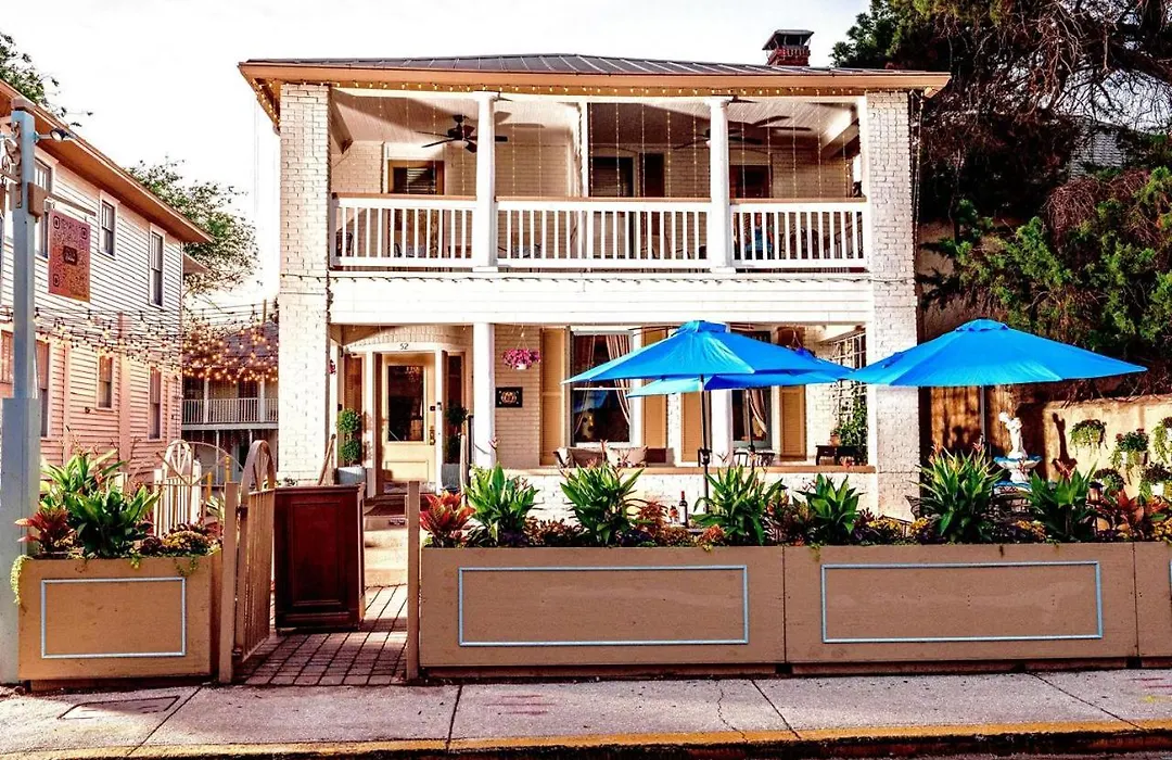 Inn On Charlotte Boutique Hotel-1